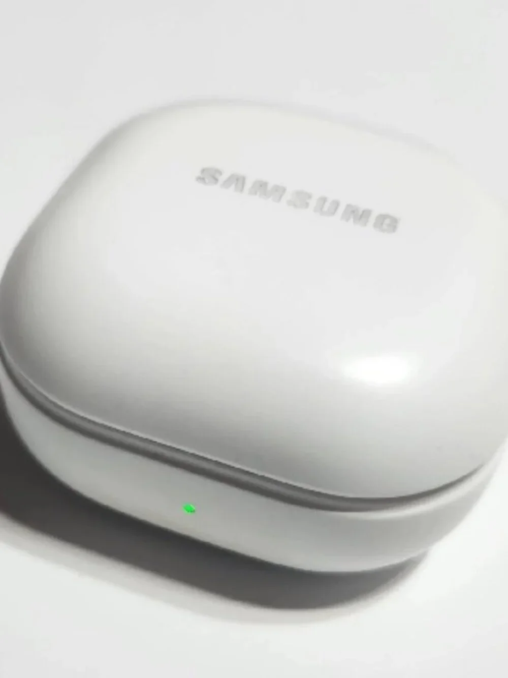 Samsung Galaxy Buds2 Pro SM-R510 White Wireless Earbuds w/ Charging Case & Box